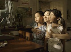写真2 (C)2010 Tangshan Broadcast and Television Media Co., Ltd. Huayi Brothers Media Corporation Media Asia Films(BVI) Limited All Rights Reserved.